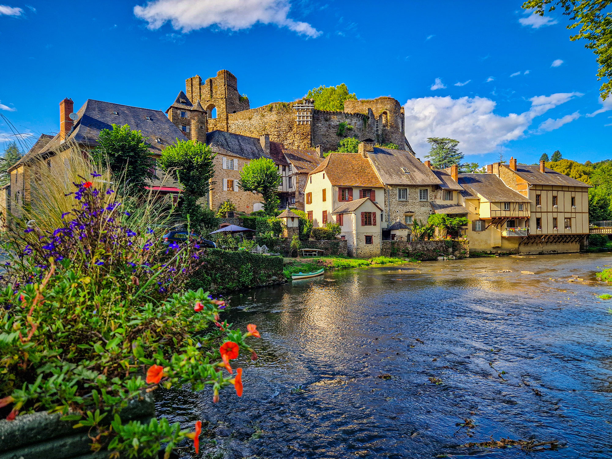 Ségur-le-Château, Un des Plus Beaux Villages de France - Photo Julien Audigier
