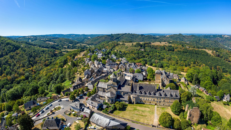Vue aérienne d'Aubazine - Photo Vent d'Autan