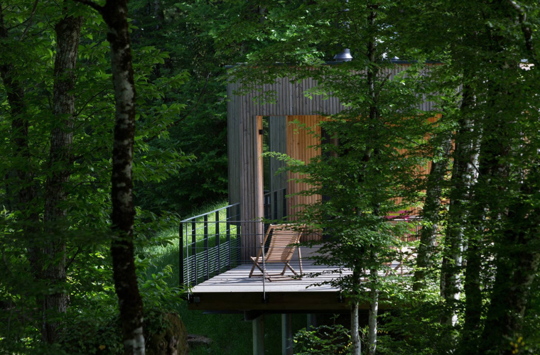 Cabane dans les bois