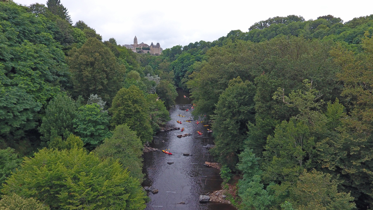 Canoë-kayak sur la Vézère vers Uzerche Canoë-kayak sur la Vézère vers Uzerche