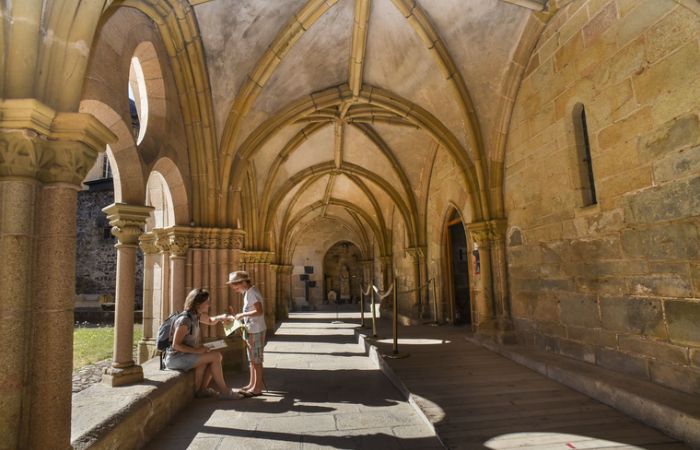 Cloître de la cathédrale de Tulle®Medina Karine - OT Tulle en Corrèze