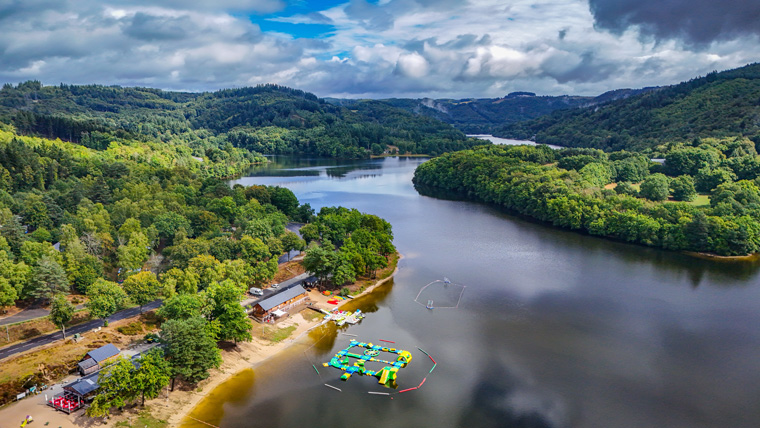 Le lac des Bariousses, Pavillon Bleu, près de Treignac-sur-Vézère, Corrèze