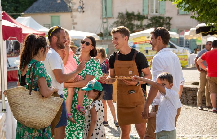 Un marché de producteurs de pays ©Malika Turin