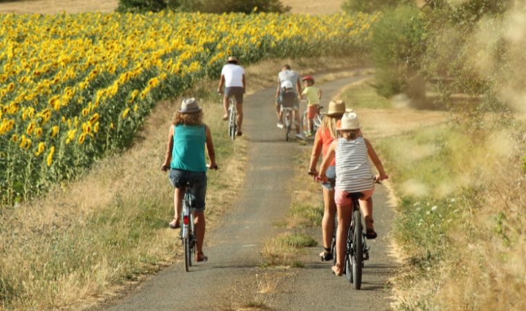 Velo en famille©Malika Turin Velo en famille©Malika Turin