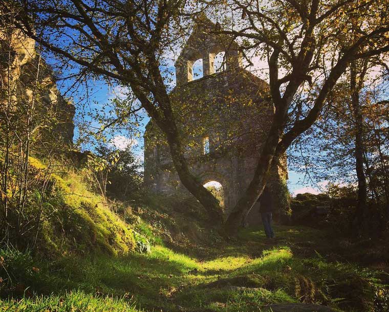 Vestiges de la Chapelle Saint-Etienne de Braguse à Gimel les Cascades