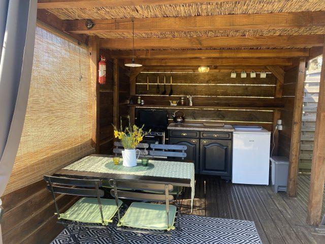 Yurt-Kitchen-640x480