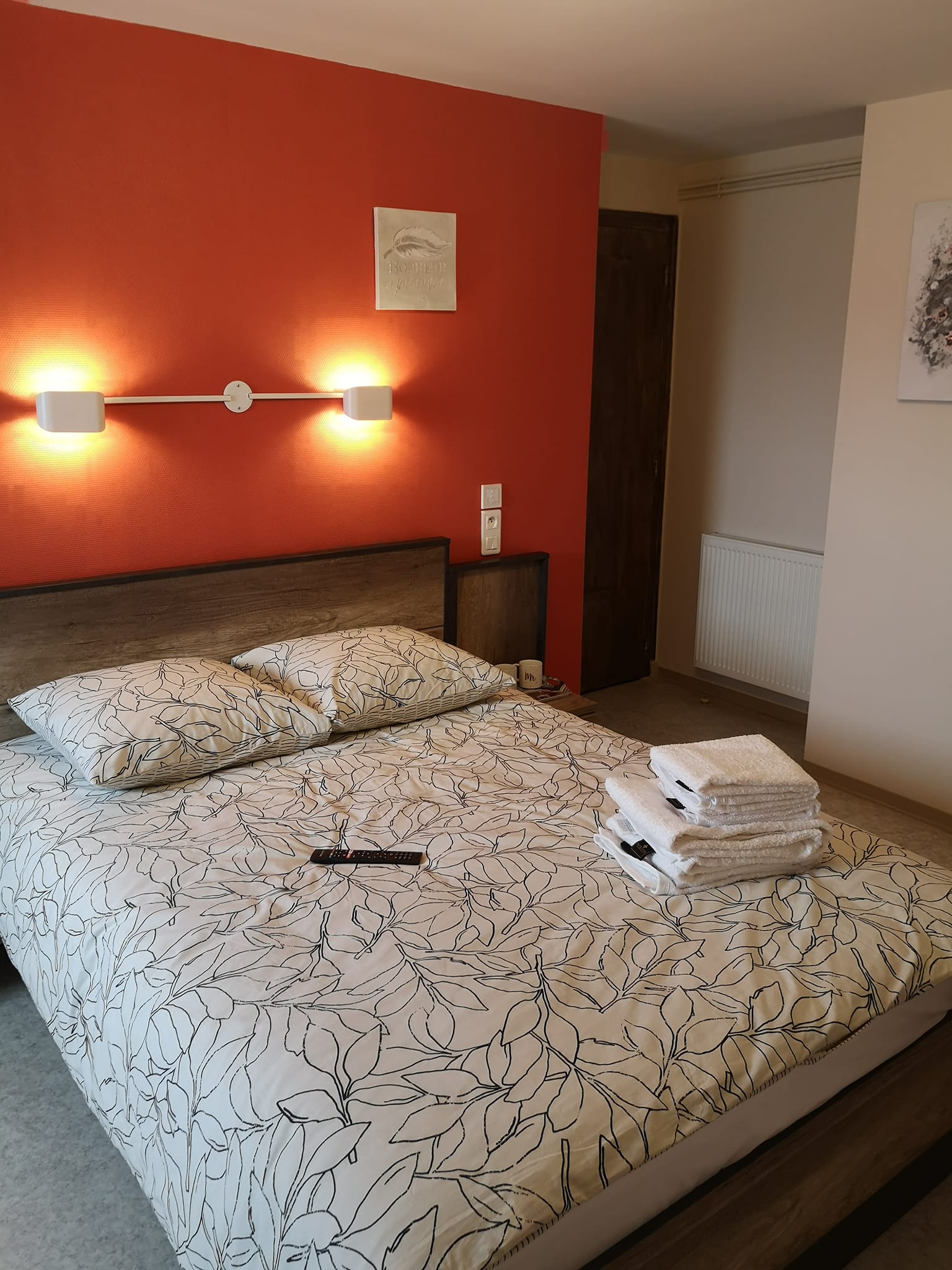 ChambresDhotes-AubergeQuatreRoutesAlbussac-chambre_1