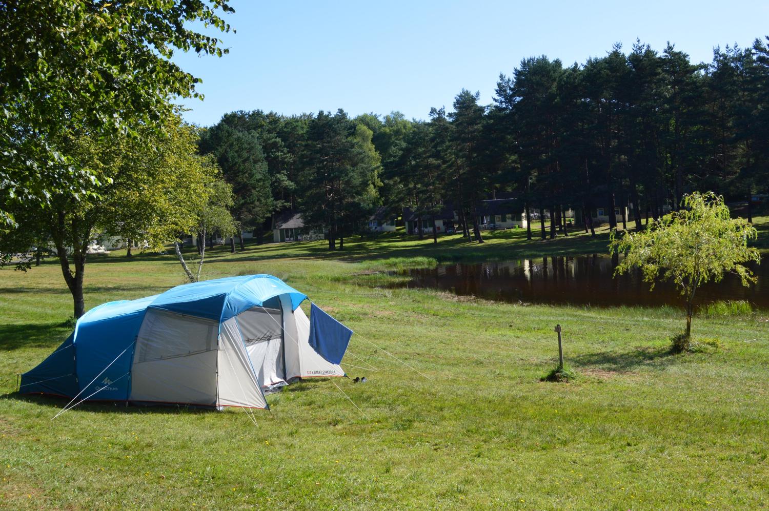 Domaine du Lac de Feyt - Servieres le Chateau - Emplacement Camping_6