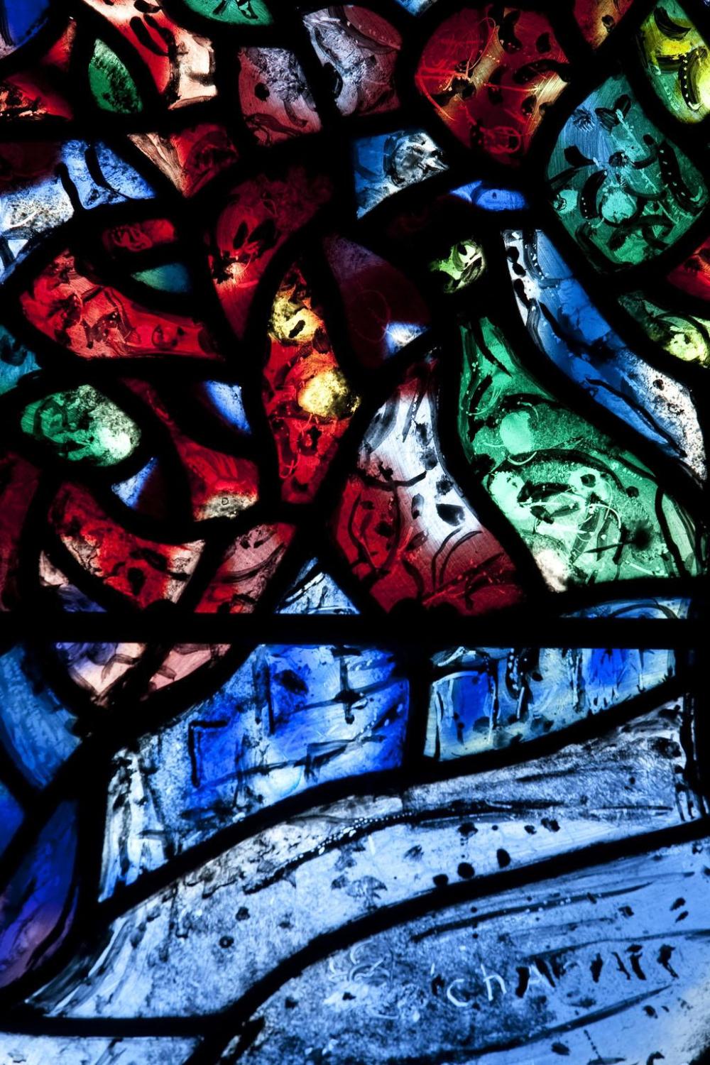 Chapelle du Saillant avec vitraux de Marc Chagall_4