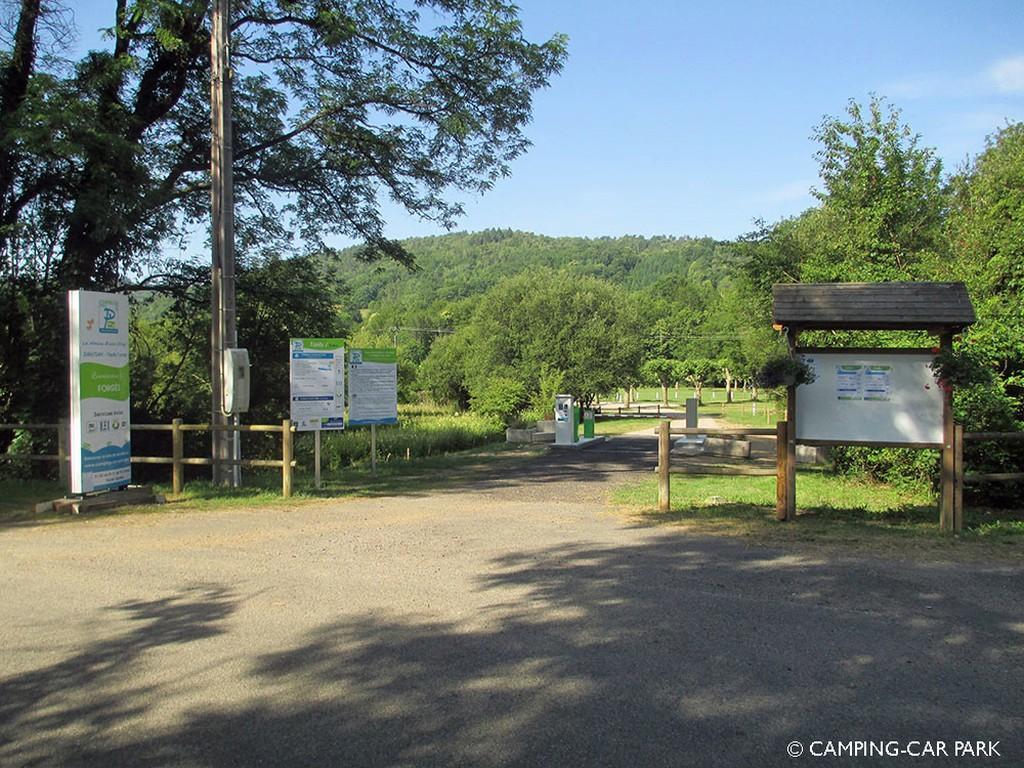 Aire Camping-car Park de Forgès
