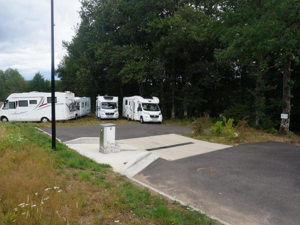 Aire d'accueil de camping-cars du camping de Tarnac
