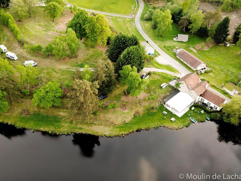Aire d'accueil de camping-cars du Moulin de Lachaud