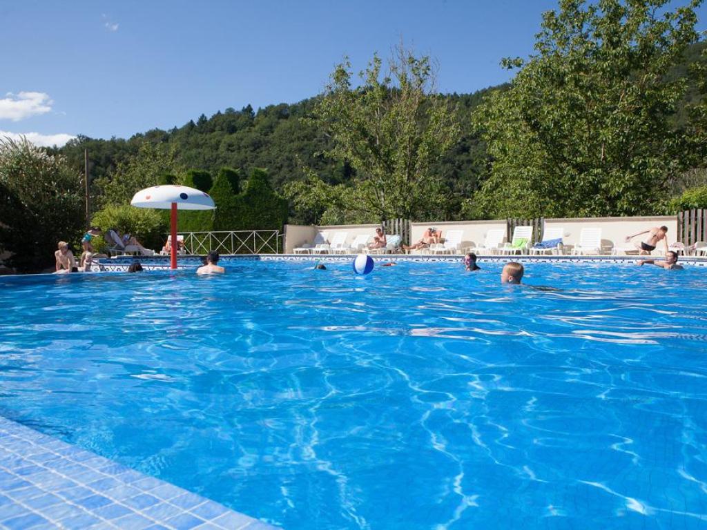Aire d'accueil de camping-cars du camping au Soleil d'Oc