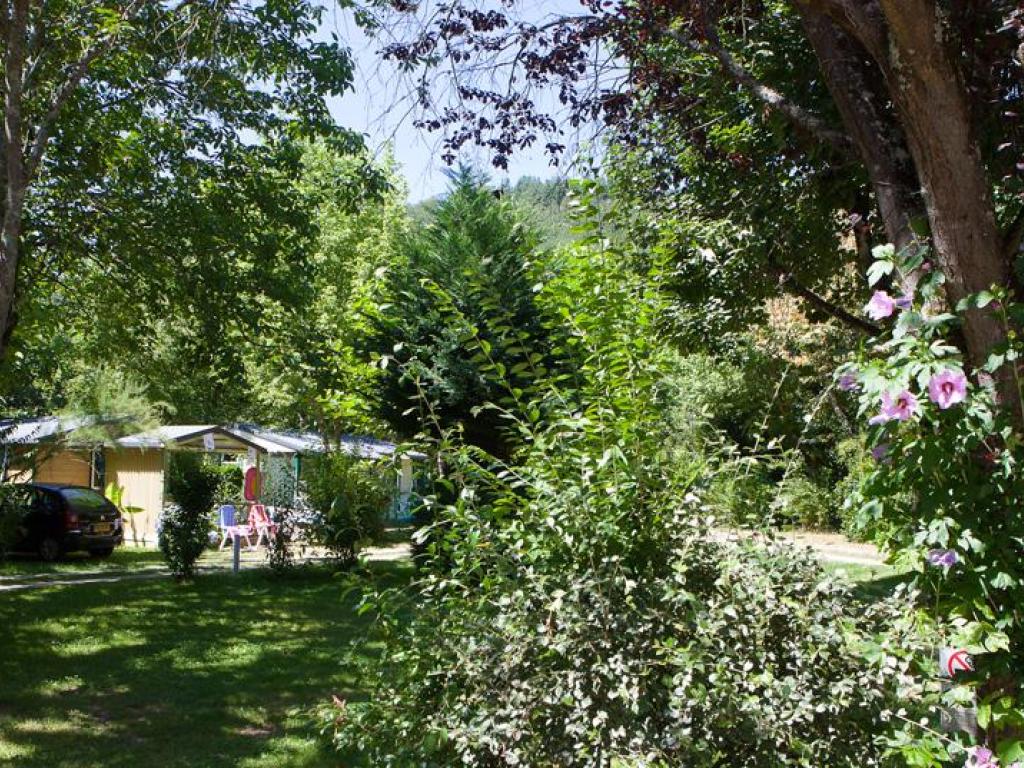 Aire d'accueil de camping-cars du camping au Soleil d'Oc