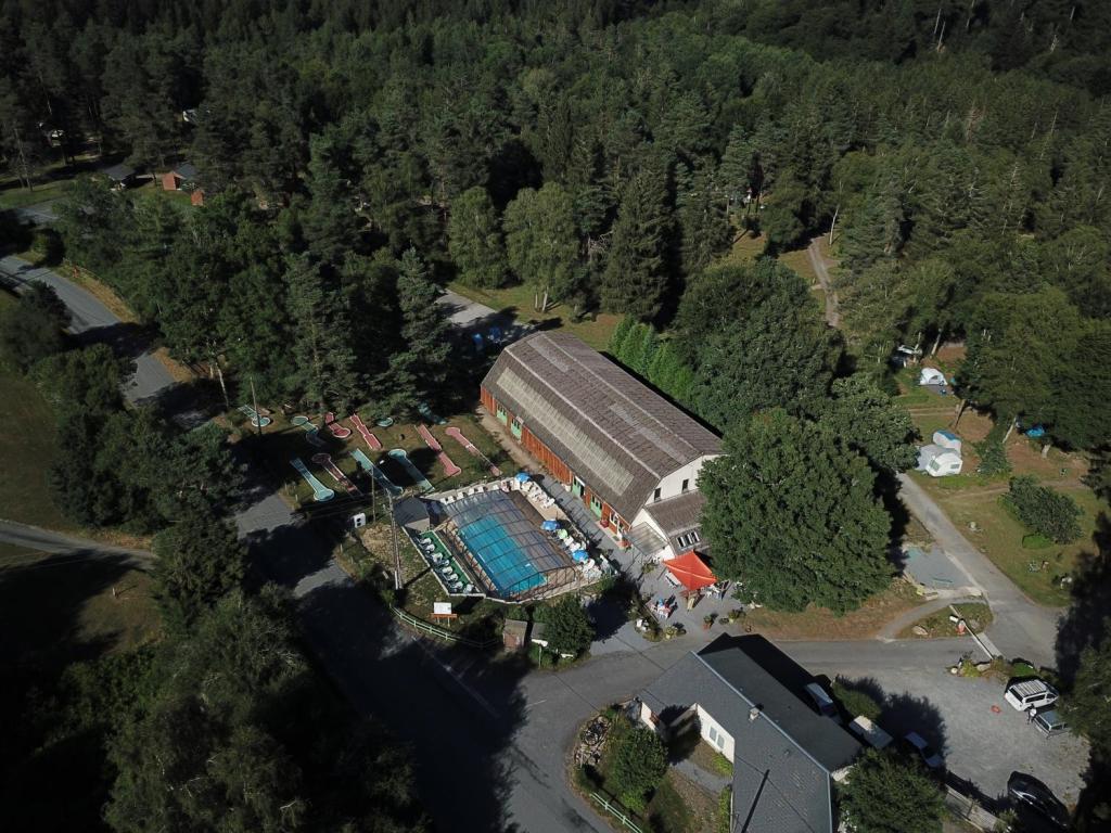 Aire de Camping-cars Aux portes des Mille Sources