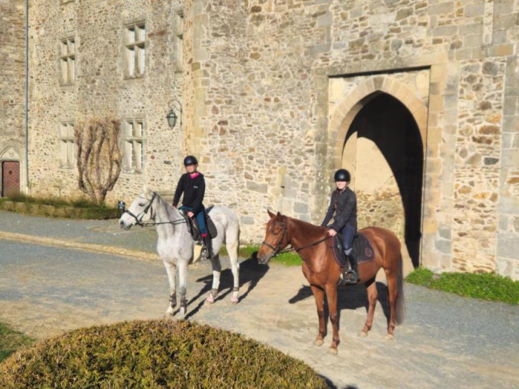 Les Ecuries du Château