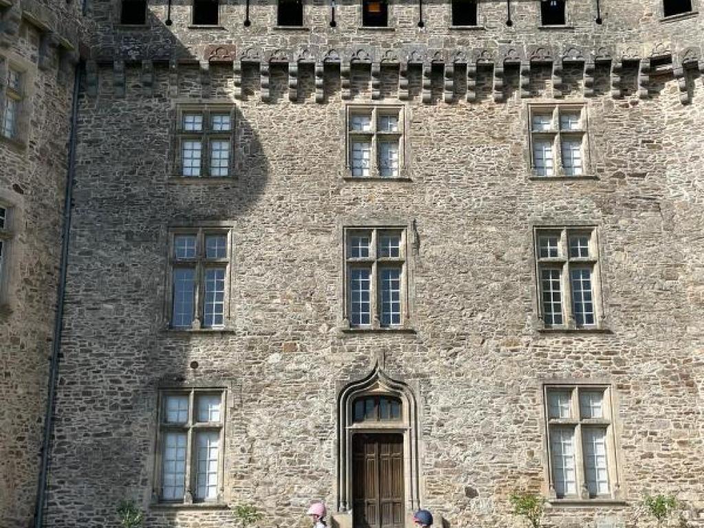 Les Ecuries du Château