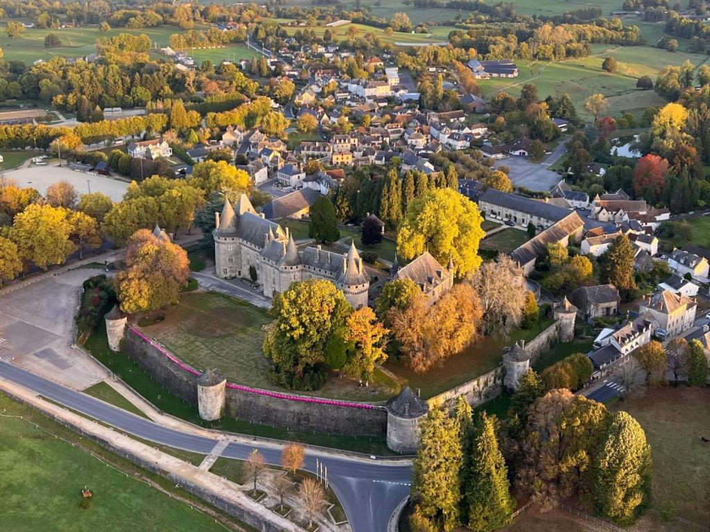 Corrèze Montgolfière site d'envol de Pompadour