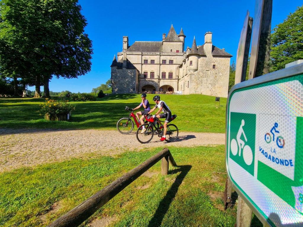 Roue Léo Vert - Location de vélos électriques, Réparation, Vente