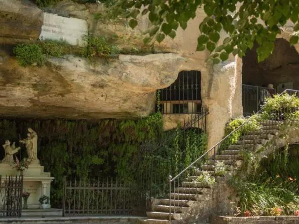 Cours et débats: anthropologie et intélligence artificielle (Grottes de Saint Antoine)