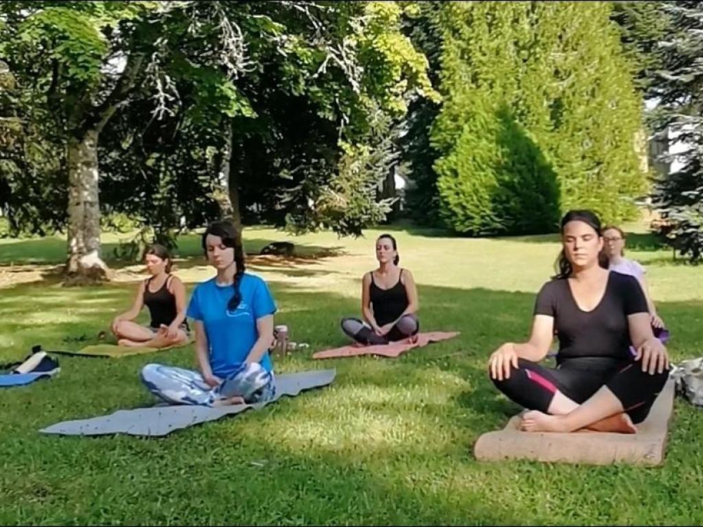 Cours de yoga collectifs en plein air