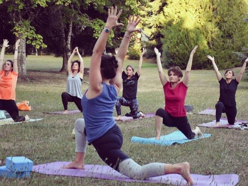 Cours de yoga collectifs en plein air