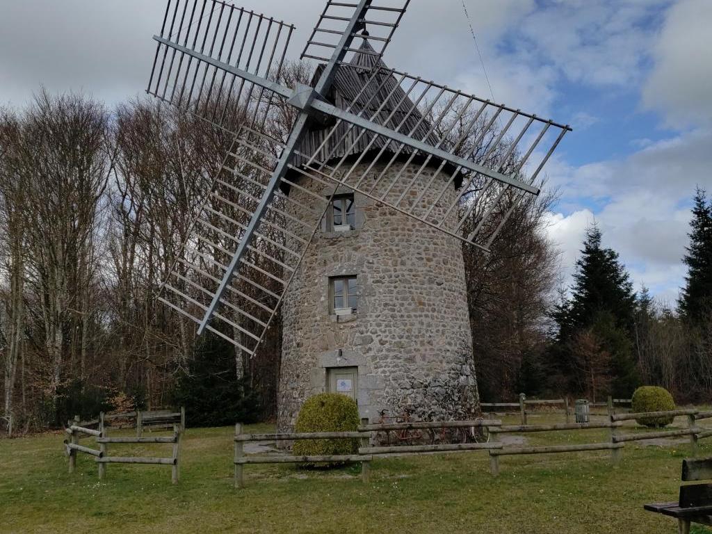 Balade secrète en Corrèze "Autour du moulin"
