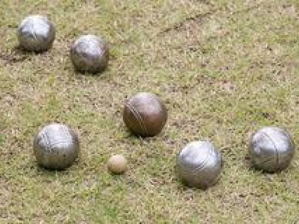 Concours de pétanque et soirée Bodega à Concèze