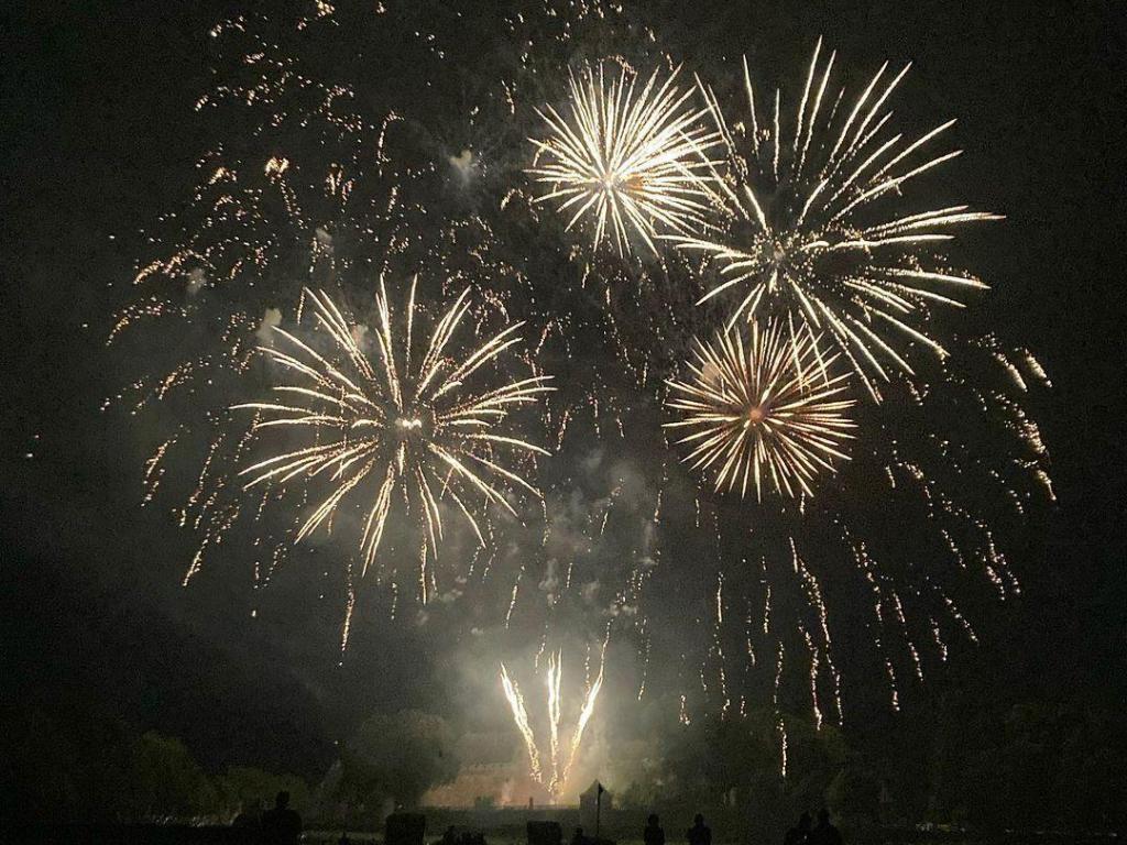 Feu d'artifice à Pompadour