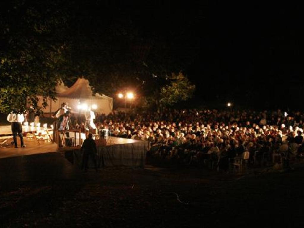 Les Théâtrales de Collonges-la-Rouge - Théâtre de plein air