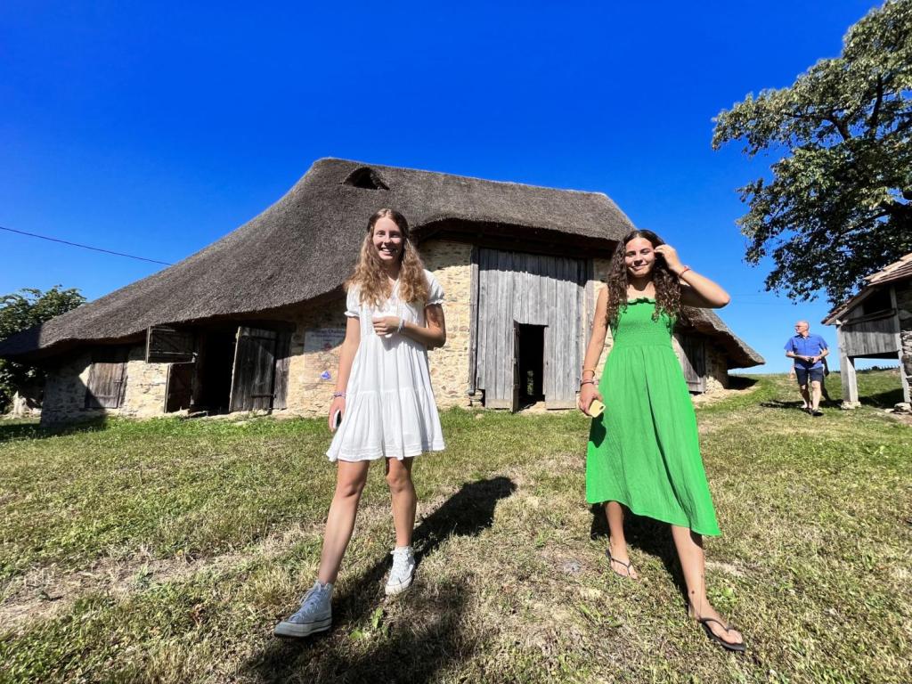 Visite grange ovalaire de Saint-Eloy-les-Tuileries