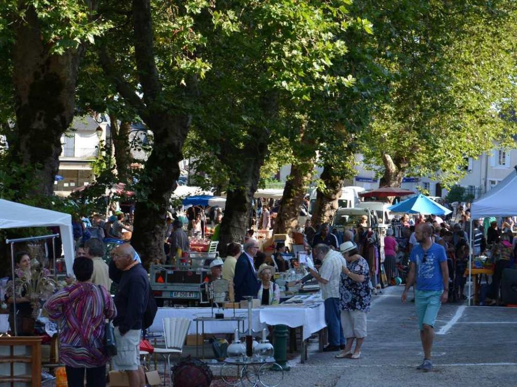 Brocante et vide-grenier à Pompadour