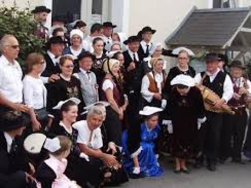 Danses et Musiques Traditionnelles