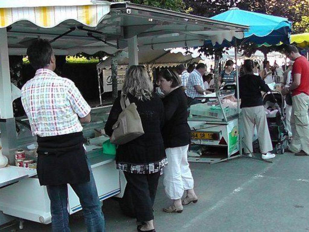 Marché des Producteurs de Pays de Naves