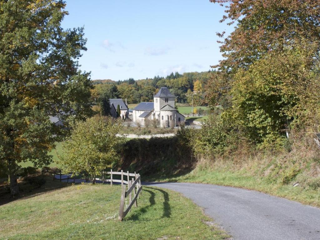 Balade secrète en Corrèze "A margerides, de Saint-Martin à Fautines et Cernunnos"