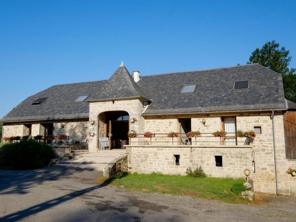 SARL Ferme Équestre du Mialaret - Gîte de Séjour Équestre 22 personnes