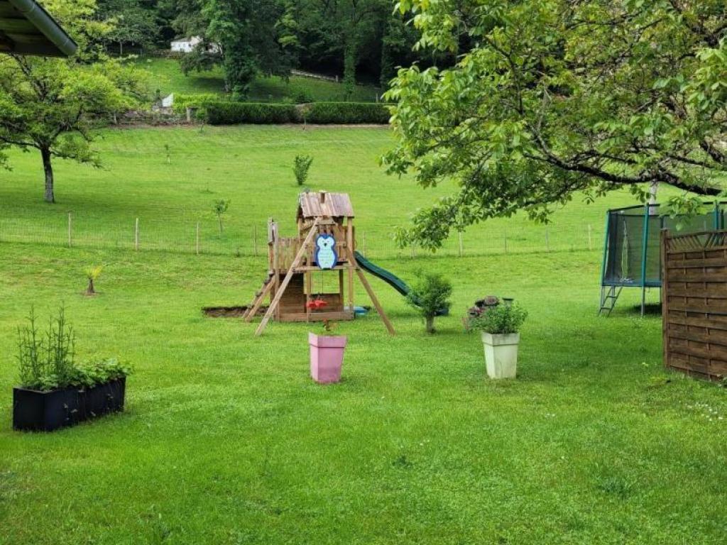 Chalet Fuschia
