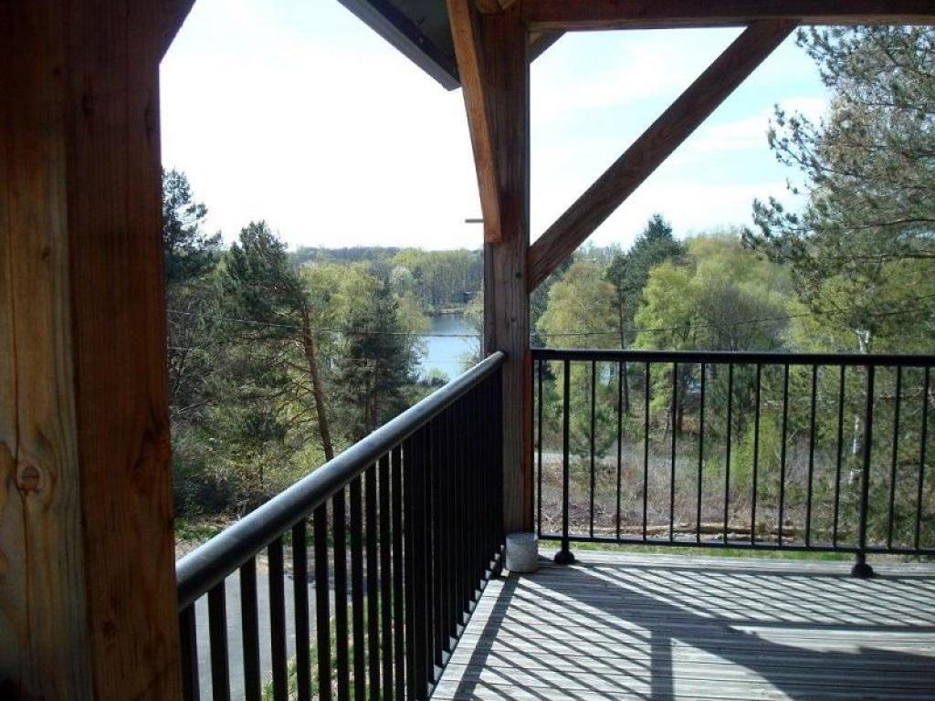 Un Balcon sur le Lac de Miel