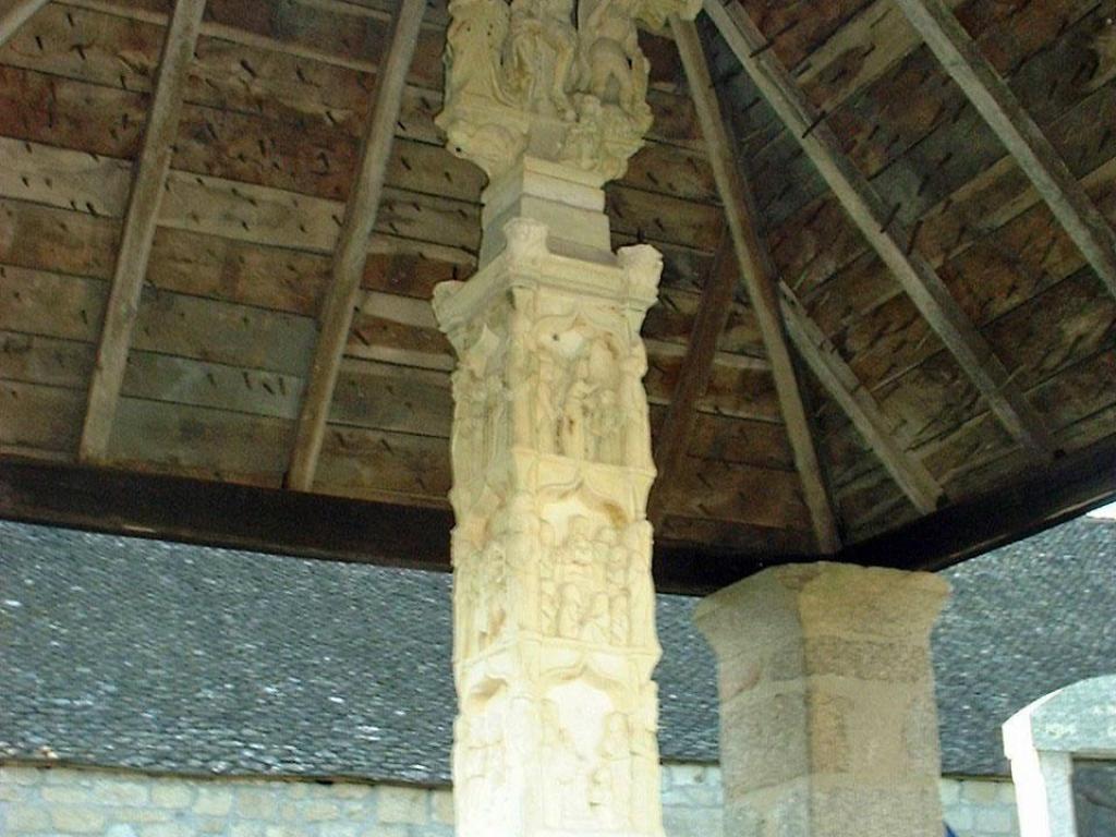 Croix couverte de l'ancien cimetière