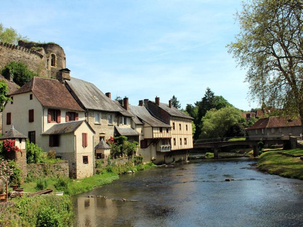 Ségur le Château