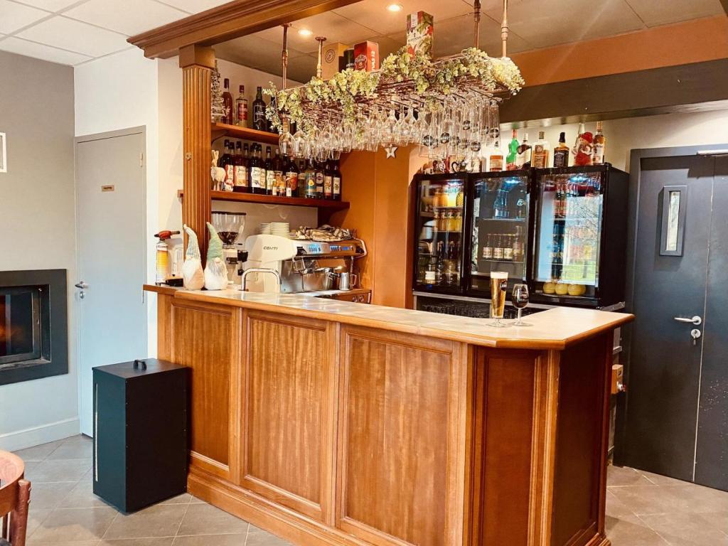 Le Saint Y bar