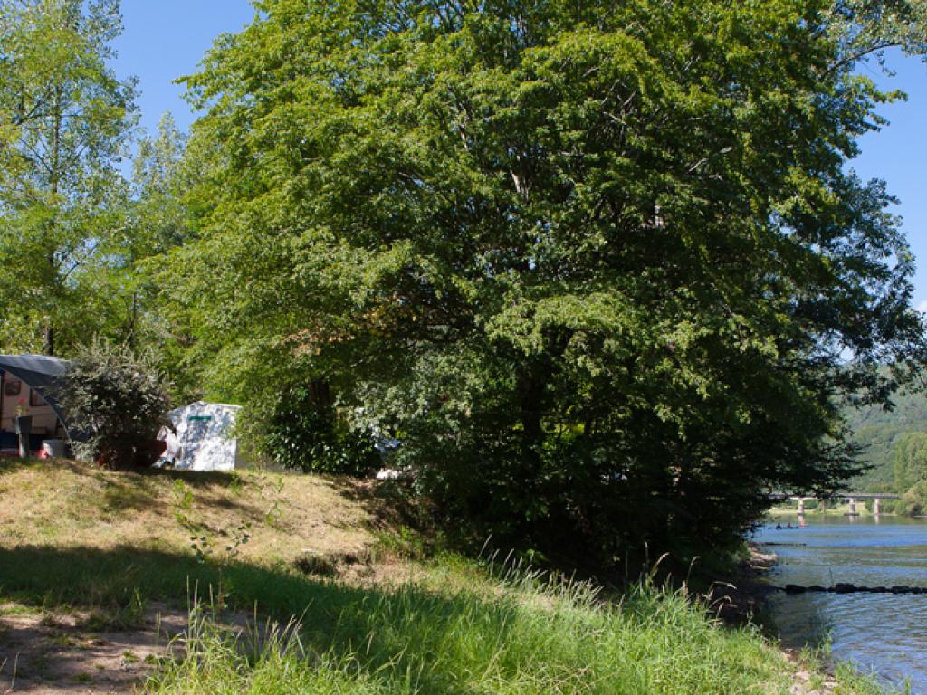 Aire d'accueil de camping-cars du camping au Soleil d'Oc