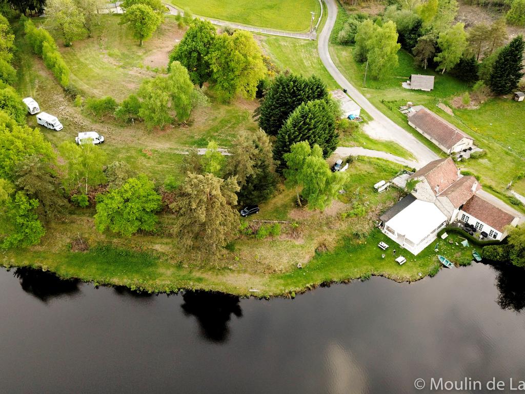 Aire d'accueil de camping-cars du Moulin de Lachaud