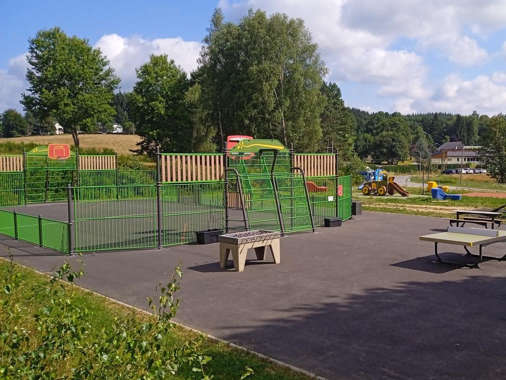 Aire d'accueil de camping-cars du camping de Sornac