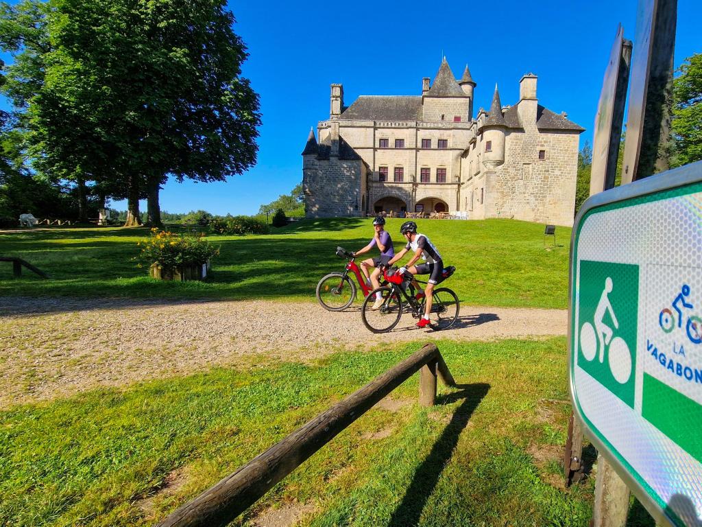 Roue Léo Vert - Location de vélos électriques, Réparation, Vente