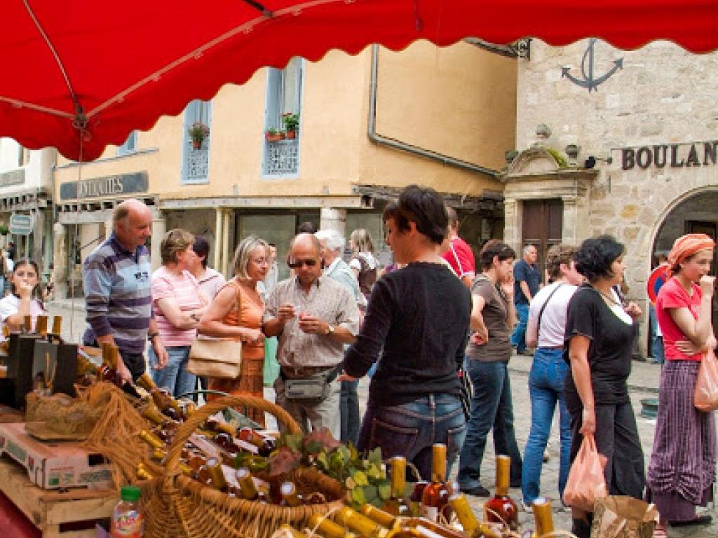Marché de producteurs de pays  festif et gourmand de Beaulieu-sur-Dordogne