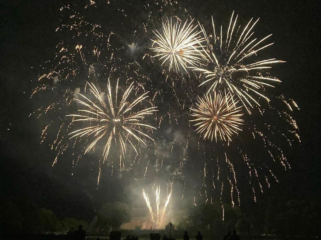 Feu d'artifice à Pompadour