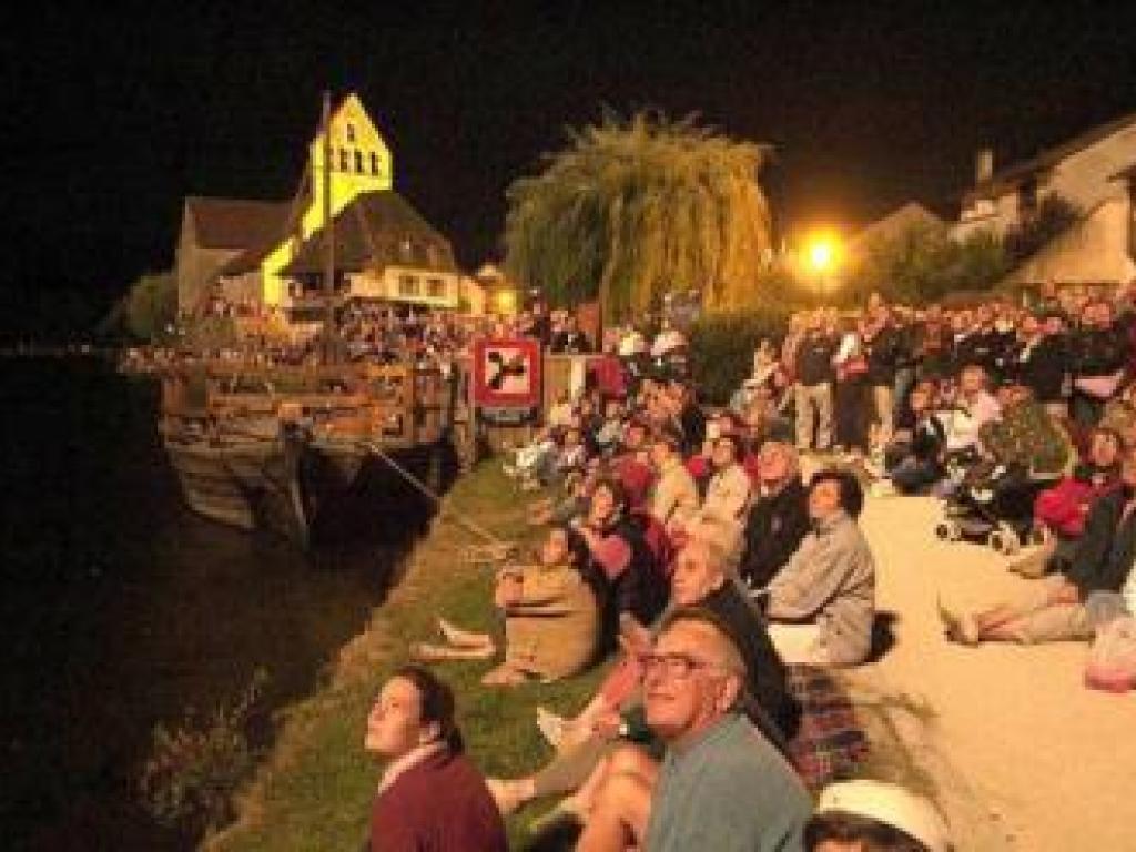 Feu d'artifice dans  le cadre de la Fête du Monturuc