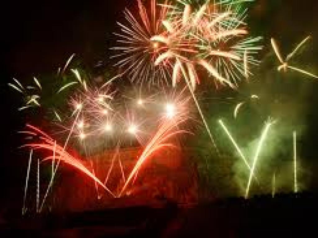 Feu d'artifice dans  le cadre de la Fête du Monturuc