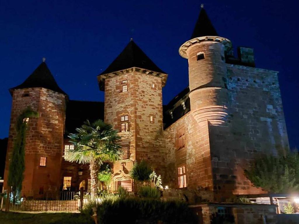 Visite nocturne Halloween de Collonges-la-Rouge et du château de Vassinhac